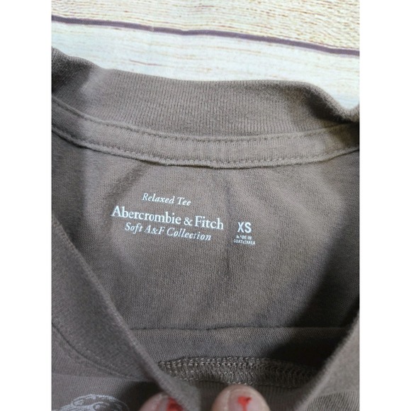 Abercrombie & Fitch Queen Women's T-SHIRT Size XS Brown Short Sleeve Crewneck - Picture 3 of 7
